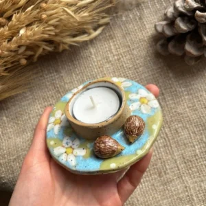 Подсвечник с ежиками и ромашками