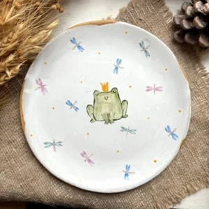 Тарелка с лягушкой и стрекозами