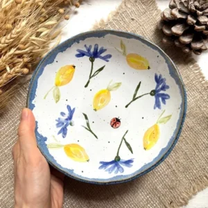 Мисочка с васильками и лимонами