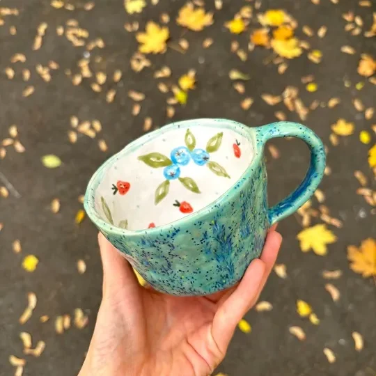 Кружка с котом и голубикой