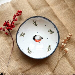 Миска со снегирем