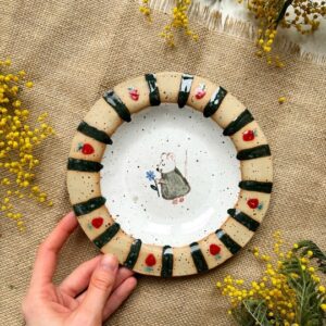 Тарелка с мышкой