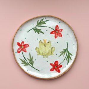 Тарелка с лягушкой и цветами